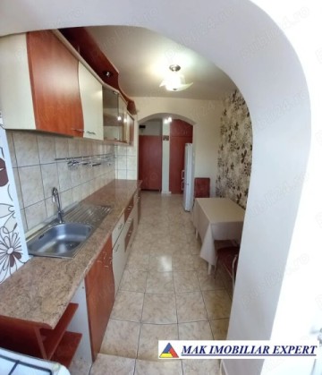 vand-apartament-cu-3-camere-confort-1-et-4-grui-campulung-muscel-arges-6