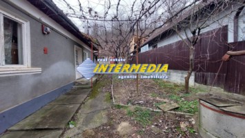 casa-cu-2-camere-si-600mp-teren-in-blaj