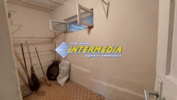 casa-cu-2-camere-si-600mp-teren-in-blaj-4