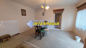 casa-cu-2-camere-si-600mp-teren-in-blaj-1