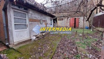 casa-cu-2-camere-si-600mp-teren-in-blaj-5