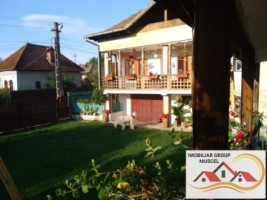 casa-spe-cu-trei-camerebaiebucatariegaraj-si-dependinte-in-comuna-vladesti-arges-si-suprafata-de-2851-mp-intravilan-si-suprafata-de-2291-livada-cu-pomipret-140000euro