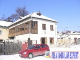 casa-spatioasa-cu-4-camere-pe-teren-de-200-mp-in-apa-sarata-campulung-muscel-arges-ideala-pentru-familii