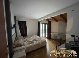 apartament-4-camere-la-mansarda-zona-mall-2