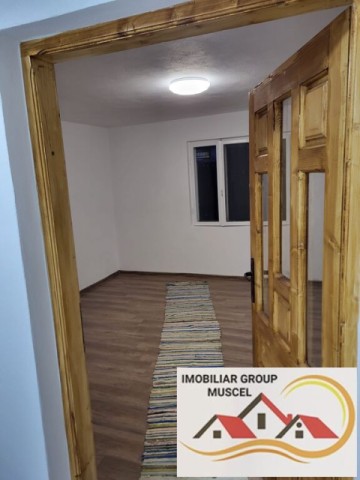 casa-4-camere-si-teren-1000-mp-intravilan-comaninoasa-pret-35000-euro-7