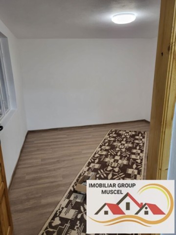 casa-4-camere-si-teren-1000-mp-intravilan-comaninoasa-pret-35000-euro-8