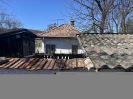 casa-de-vanzare-4-camerebaiebucatariebeci-si-dependenta-cat-si-suprafata-de-433-mp-teren-intravilan-in-campulung-muscel-pret-80000-euro-negociabil-14