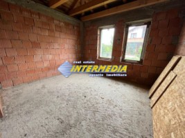 vanzare-casa-semifinisata-cu-450-mp-teren-alba-micesti-1
