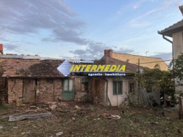 teren-intravilan-de-vanzare-in-alba-iulia-200-mp-cu-constructie-in-centrul-cetatii-alba-carolina