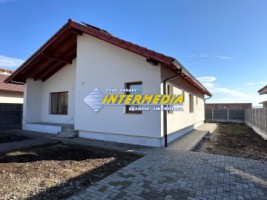 vanzare-casa-pe-un-singur-nivel-alba-micesti-cu-432-mp-teren-finisata-si-racordata-la-toate-utilitatiile-1