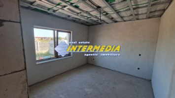vanzare-casa-pe-un-singur-nivel-alba-micesti-cu-432-mp-teren-finisata-si-racordata-la-toate-utilitatiile-8