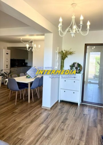 casa-noua-de-vanzare-in-cetate-cu-4-camere-400-mp-teren-ultrafinisata-mobilata-complet-2
