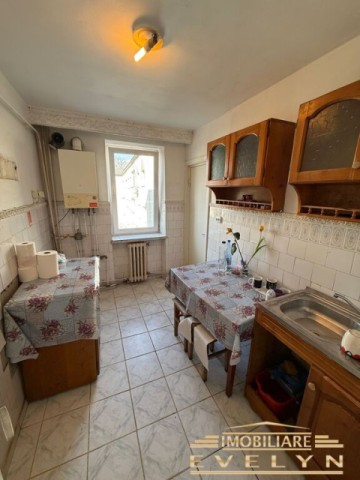 de-vanzare-apartament-3-camere-decomandat-calea-nationala-scoala-nr-11-2