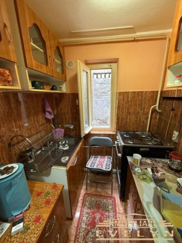apartament-3-camere-de-vanzare-parcul-tineretului-mag-denisa-45000-negociabil-3