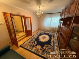 de-inchiriat-apartament-3-camere-zona-piata-mare-1