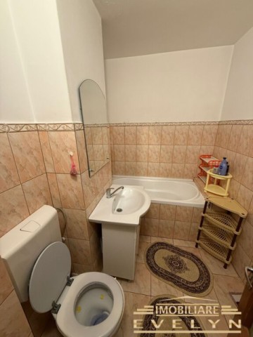 de-inchiriat-apartament-3-camere-zona-piata-mare-8