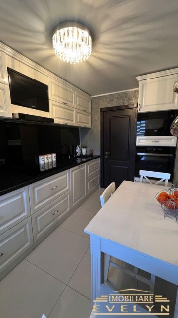 de-vanzare-apartament-5-camere-133-mp-utili-zona-mall-5