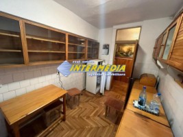 apartament-cu-3-camere-75-mp-in-centru-zona-primarie-de-inchiriat-2