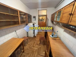 apartament-cu-3-camere-75-mp-in-centru-zona-primarie-de-inchiriat-12