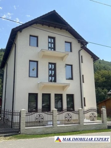 vand-vila-de-lux-cu-8-camere-si-teren-de-3000-mp-in-stoenesti-arges-2