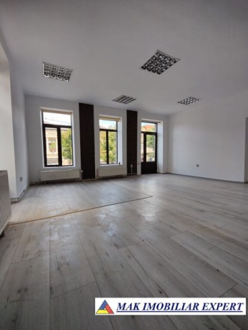 spatiu-comercial-126-mp-ultracentral-campulung