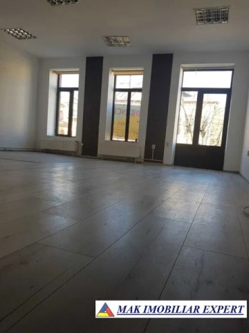 mai-2026-spatiu-comercial-126-mp-ultracentral-campulung-10