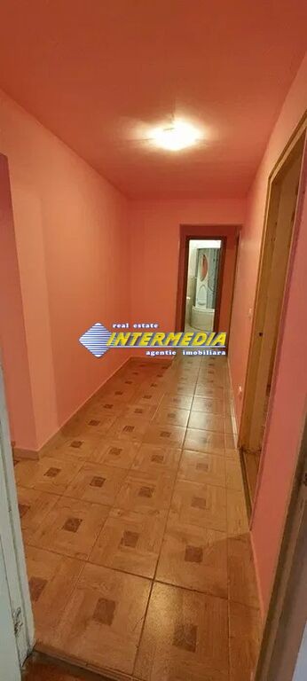 apartament-3-camere-decomandat-de-vanzare-in-alba-iulia-zona-cetate-etaj-intermediar-2