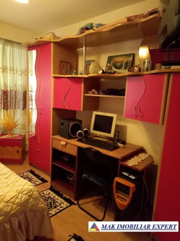 vand-apartament-3-camere-confort-1-etaj-3-lacul-tei-bucuresti-sector-2-4