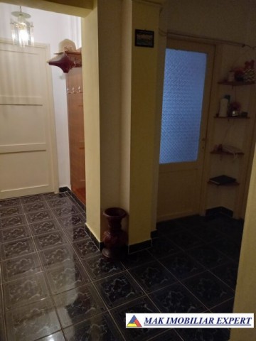 vand-apartament-3-camere-confort-1-etaj-3-lacul-tei-bucuresti-sector-2-5
