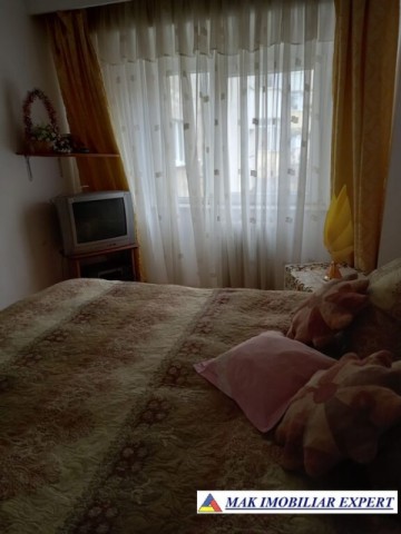 vand-apartament-3-camere-confort-1-etaj-3-lacul-tei-bucuresti-sector-2-6