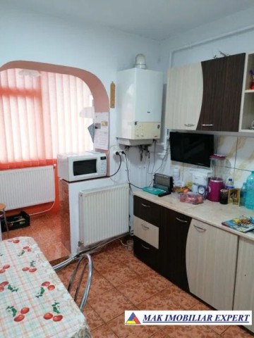 vand-apartament-3-camere-confort-1-et-4-in-grui-campulung-muscel-arges-9