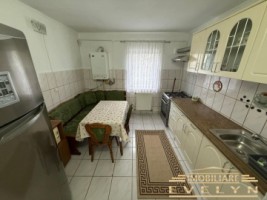 apartament-4-camere-de-inchiriat-zona-scoala-nr-13-4