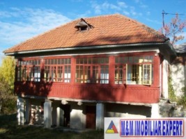 teren-de-5000-mp-cu-casa-musceleana-cu-4-camere-in-campulung-muscel-arges