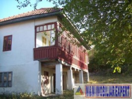 teren-de-5000-mp-cu-casa-musceleana-cu-4-camere-in-campulung-muscel-arges-3
