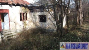 teren-de-5000-mp-cu-casa-musceleana-cu-4-camere-in-campulung-muscel-arges-8