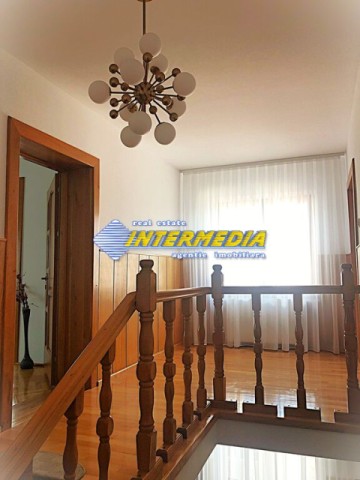 inchiriere-casa-individuala-5-camere-renovata-izolata-finisata-mobilata-complet-sebes-central-27