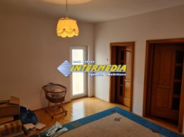 inchiriere-casa-individuala-5-camere-renovata-izolata-finisata-mobilata-complet-sebes-central-16