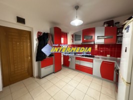 apartament-4-camere-centru-bloc-nou-balcon-mare-boxa-loc-parcare-garaj-optional-11