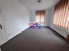inchiriez-apartament-3-camere-decomandatrenovat-zona-centrala-4