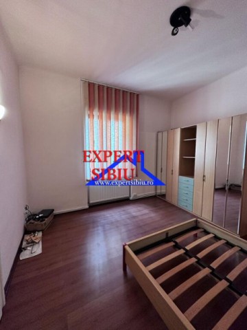 inchiriez-apartament-3-camere-decomandatrenovat-zona-centrala-8