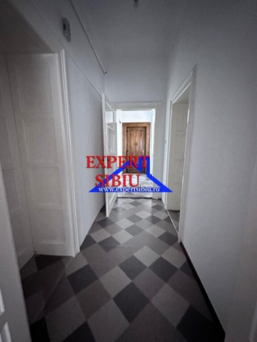 inchiriez-apartament-3-camere-decomandatrenovat-zona-centrala-14