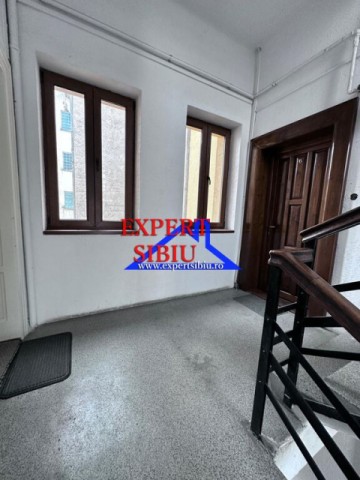 inchiriez-apartament-3-camere-decomandatrenovat-zona-centrala-15