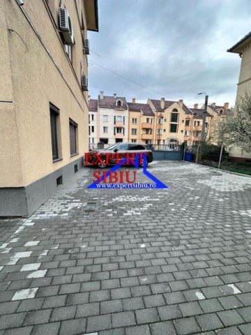 inchiriez-apartament-3-camere-decomandatrenovat-zona-centrala-17