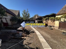 casa-veche-cu-anexe-cu-1313-mp-teren-in-lancram-centru-la-asfalt-toate-utilitatiile-6