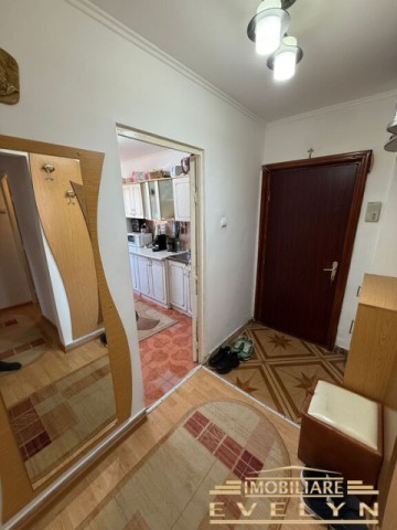 vanzare-apartament-4-camere-decomandat-78-mp-str-imparat-traian-scoala-nr11-1
