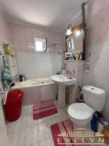 vanzare-apartament-4-camere-decomandat-78-mp-str-imparat-traian-scoala-nr11-7