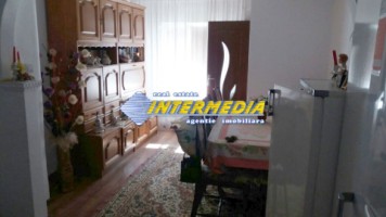 apartament-cu-3-camere-living-si-garaj-de-vanzare