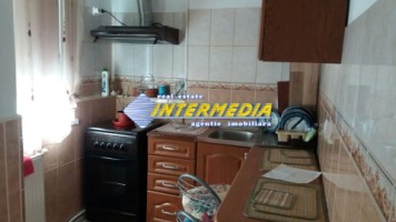 apartament-cu-3-camere-living-si-garaj-de-vanzare-2