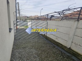 inchiriere-apartament-2-camere-centru-bloc-nou-curte-si-loc-parcare-mobilat-si-utilat-complet-9
