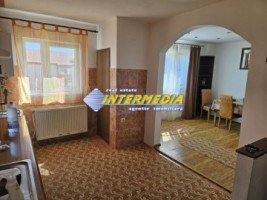 apartament-3-camere-70-mp-cu-balcon-de-vanzare-in-ampoi-1-alba-iulia-1